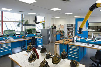 航空研究所使用浦豐柜業(yè)工作臺(tái)升級改造中