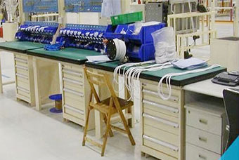 通用汽車(chē)選用浦豐柜業(yè)工作臺(tái)